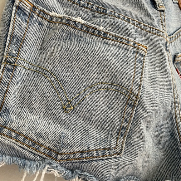 Levi’s Shorts - Picture 4 of 6